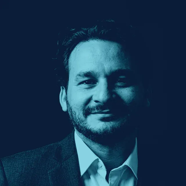 Retrato del Dr. Jeffrey Castellanos, médico y CMO de Corpus AI